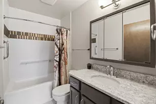 16370 W Coachlight Dr, New Berlin, WI 53151 - Photo 13