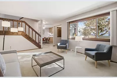 16370 W Coachlight Dr, New Berlin, WI 53151 - Photo 5