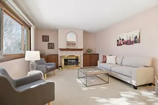 16370 W Coachlight Dr, New Berlin, WI 53151 - Photo 3