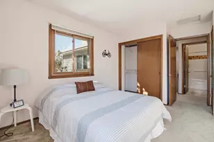 16370 W Coachlight Dr, New Berlin, WI 53151 - Photo 15