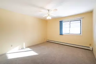 8530 W Waterford Ave, Greenfield, WI 53228 - Photo 13