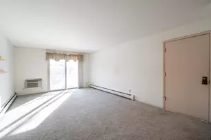 8530 W Waterford Ave, Greenfield, WI 53228 - Photo 3