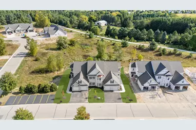 1822  Horseshoe Ln #423-2, Slinger, WI 53086 - Photo 9