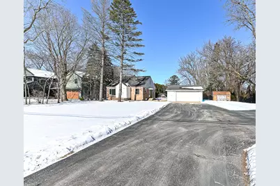S77W15886  Woods Rd, Muskego, WI 53150 - Photo 3