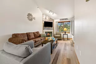 111 Center St, Lake Geneva, WI 53147 - Photo 3