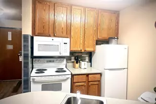 111 Center St, Lake Geneva, WI 53147 - Photo 5