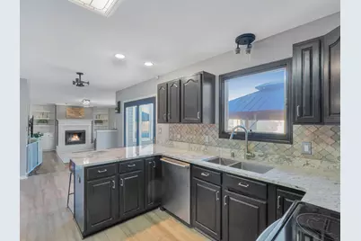 1822  Newberry Ln, Racine, WI 53402 - Photo 5