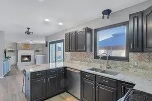 1822 Newberry Ln, Racine, WI 53402 - Photo 5