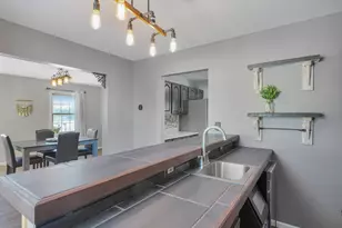 1822 Newberry Ln, Racine, WI 53402 - Photo 9