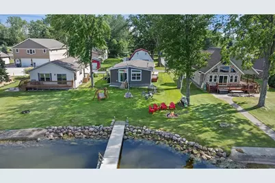 W4488 W Crystal Dr, Washington, WI 54111 - Photo 1