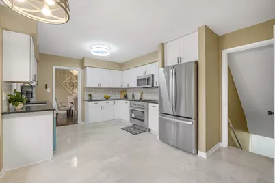 2020  Menomonee River Pkwy, Wauwatosa, WI 53226 - Photo 11