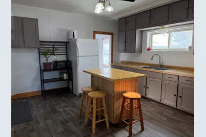 825  Smith St, Stevens Point, WI 54481 - Photo 3