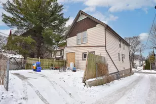 2414 N Weil St, Milwaukee, WI 53212 - Photo 25