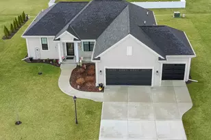 2689 Mapleton Ave, East Troy, WI 53120 - Photo 3