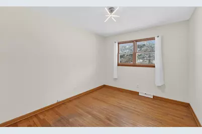 532  Rose Ann Dr, Burlington, WI 53105 - Photo 15