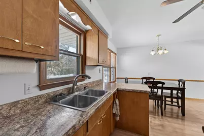 532  Rose Ann Dr, Burlington, WI 53105 - Photo 5