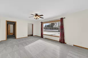 532 Rose Ann Dr, Burlington, WI 53105 - Photo 9