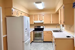 913 Chapel Hill Rd, Madison, WI 53711 - Photo 5