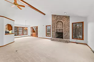 14591 W Fieldpointe Ct, New Berlin, WI 53151 - Photo 5