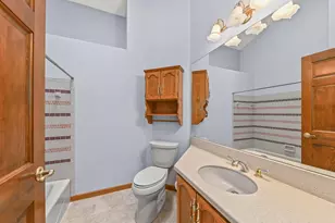 14591 W Fieldpointe Ct, New Berlin, WI 53151 - Photo 17