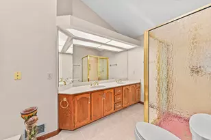 14591 W Fieldpointe Ct, New Berlin, WI 53151 - Photo 21