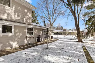 139 Debbie Ct, Waukesha, WI 53189 - Photo 37