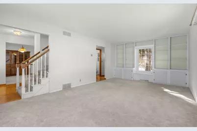 139  Debbie Ct, Waukesha, WI 53189 - Photo 9