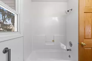 139 Debbie Ct, Waukesha, WI 53189 - Photo 29