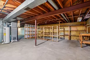 6936 N Braeburn Ln, Glendale, WI 53209 - Photo 25