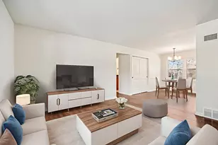 6936 N Braeburn Ln, Glendale, WI 53209 - Photo 7