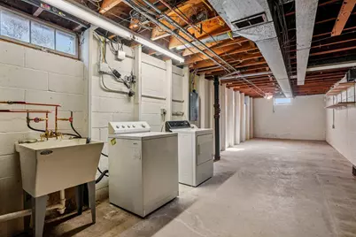 6936 N Braeburn Ln, Glendale, WI 53209 - Photo 23