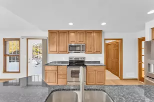 2620 Penbrook Dr, Racine, WI 53406 - Photo 9