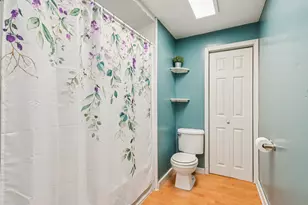 2557 N Gordon Pl, Milwaukee, WI 53212 - Photo 9