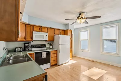 2557 N Gordon Pl, Milwaukee, WI 53212 - Photo 7