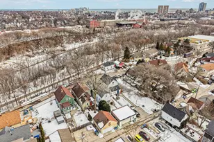 2557 N Gordon Pl, Milwaukee, WI 53212 - Photo 39