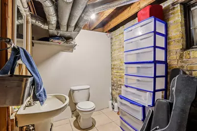 2557 N Gordon Pl, Milwaukee, WI 53212 - Photo 31