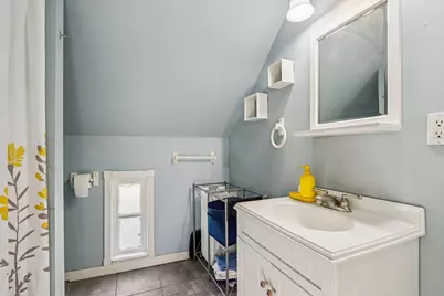 2557 N Gordon Pl, Milwaukee, WI 53212 - Photo 23