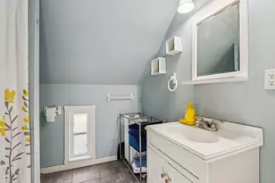 2557 N Gordon Pl, Milwaukee, WI 53212 - Photo 23