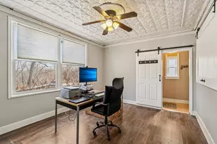 2557 N Gordon Pl, Milwaukee, WI 53212 - Photo 11