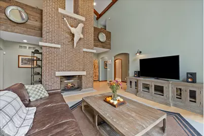 1319  Creekside Ct, Grafton, WI 53024 - Photo 9