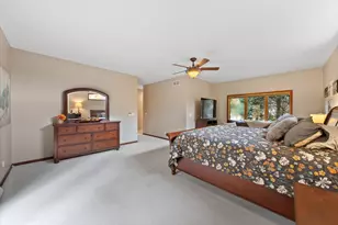 1319 Creekside Ct, Grafton, WI 53024 - Photo 21