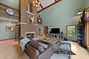 1319 Creekside Ct, Grafton, WI 53024 - Photo 5