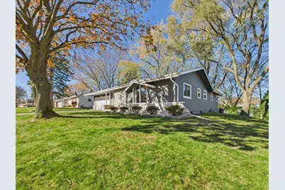 2000  Ramona Rd, Waukesha, WI 53186 - Photo 5