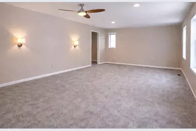 7715 W Wind Lake Rd, Racine, WI 53185 - Photo 11