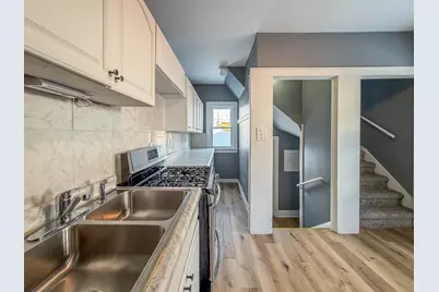 6220 W Girard Ave, Milwaukee, WI 53210 - Photo 9