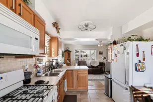 1239 Walton Ave, Racine, WI 53402 - Photo 9