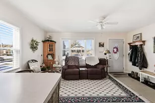 1239 Walton Ave, Racine, WI 53402 - Photo 3