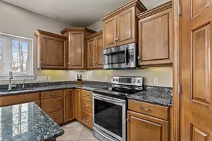 517 Oriole Ln, Howards Grove, WI 53083 - Photo 17