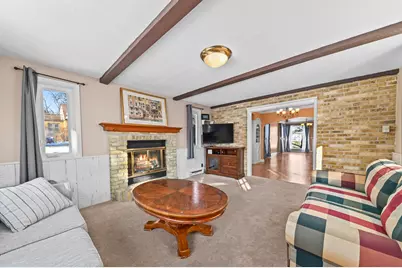 6321 W McKinley Ave, Wauwatosa, WI 53213 - Photo 9