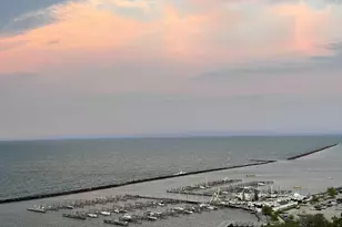 2525 S Shore Dr, Milwaukee, WI 53207 - Photo 39